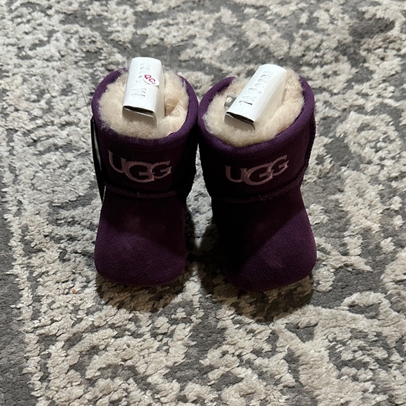 💜UGG Plum Infant Booties💜 - Picture 11 of 11